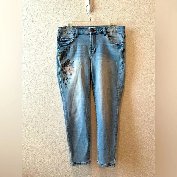 Kensie Embroidered Lightwash Jeans - Picture 1 of 10